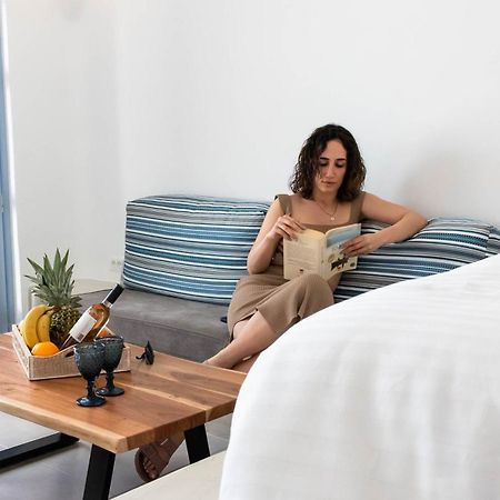 Апартаменты Andreas Hospitality Тира Экстерьер фото