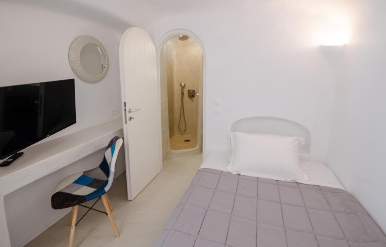 Апартаменты Andreas Hospitality Тира Экстерьер фото