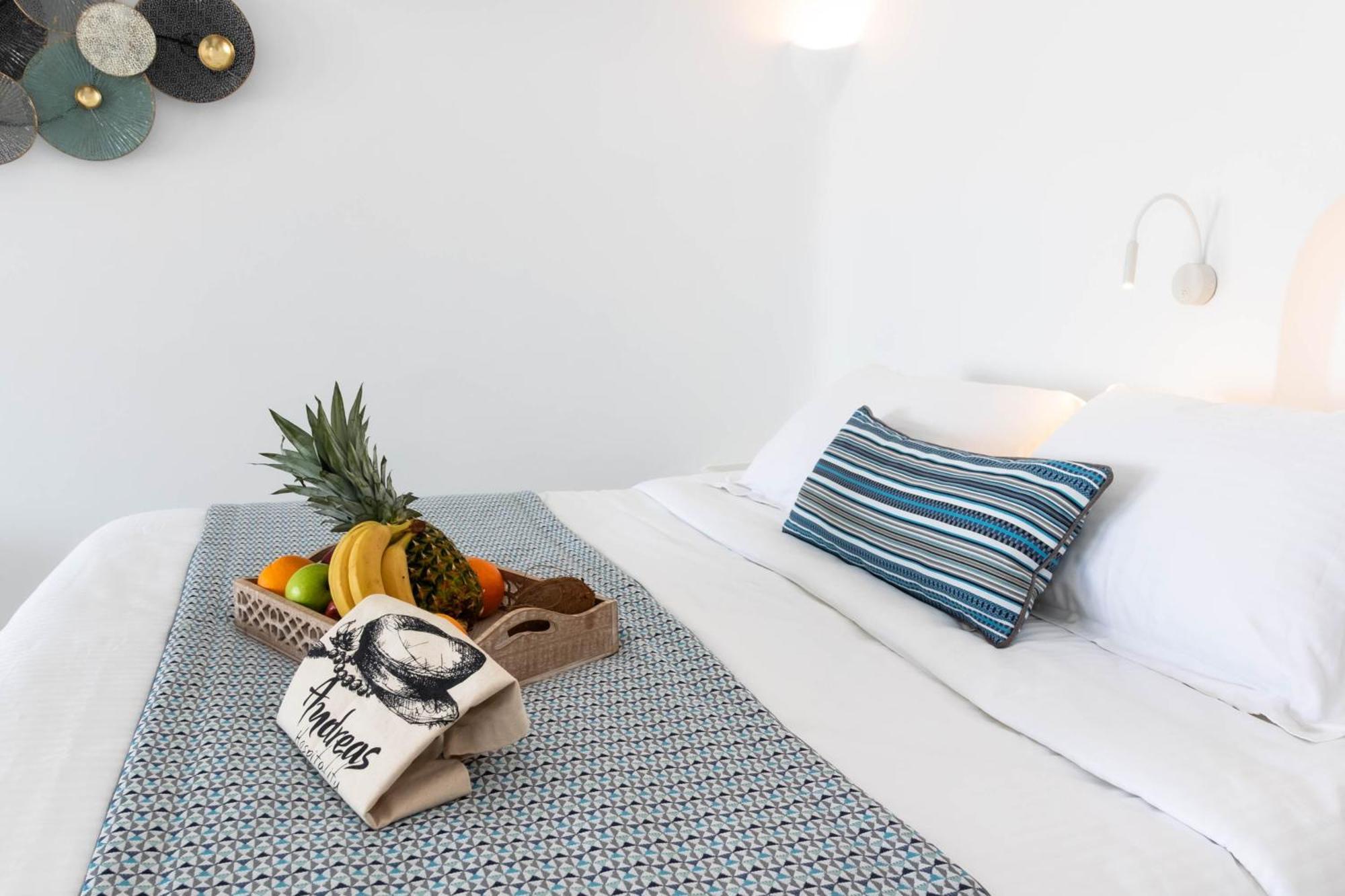 Апартаменты Andreas Hospitality Тира Экстерьер фото