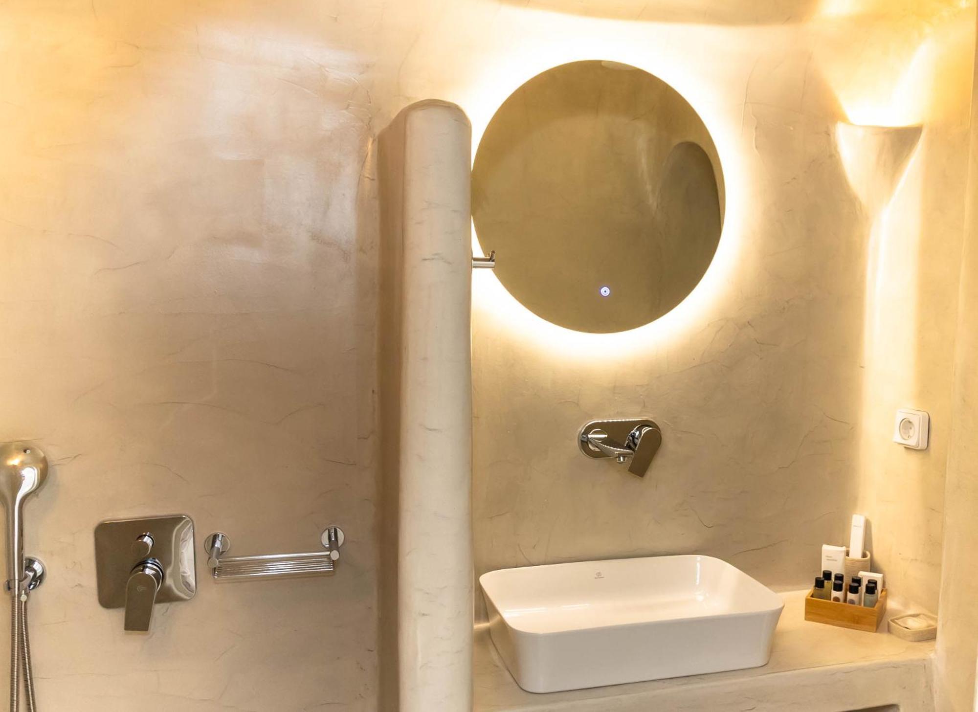 Апартаменты Andreas Hospitality Тира Экстерьер фото