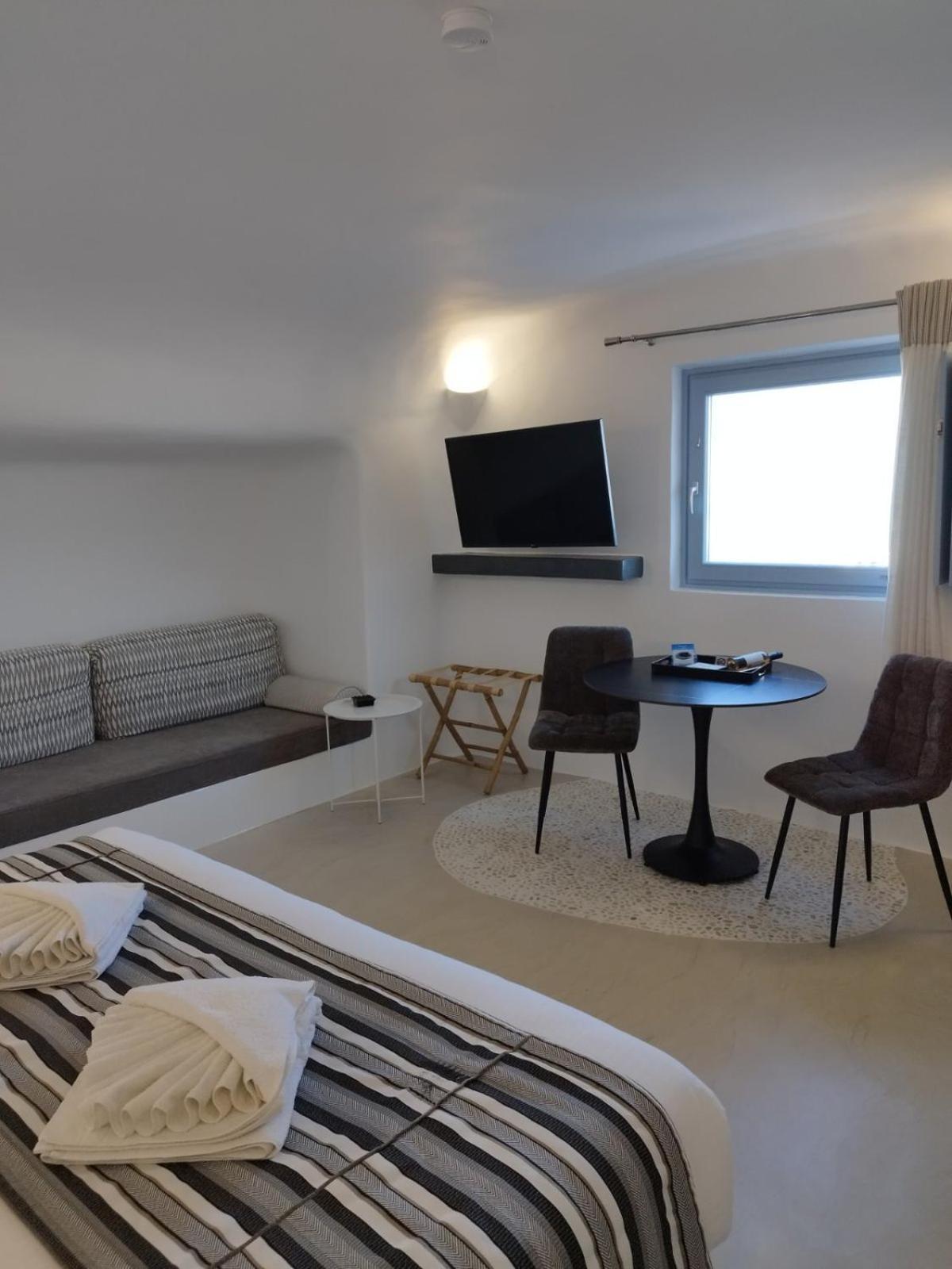 Апартаменты Andreas Hospitality Тира Экстерьер фото